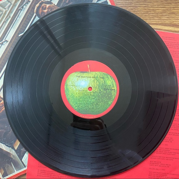 The Beatles 1962-1966 Vinyl Record - Picture 9 of 16